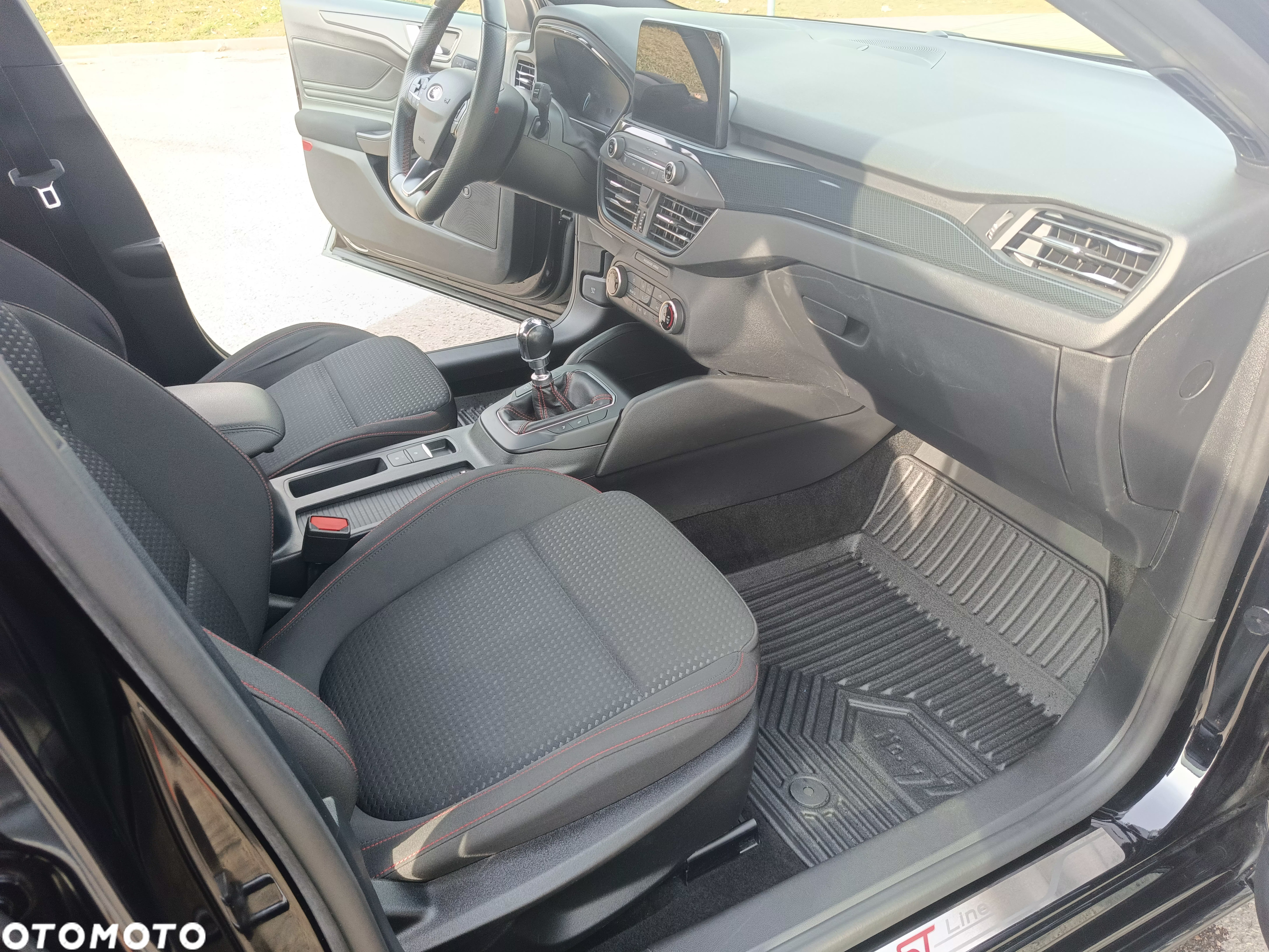 Ford Focus 1.5 EcoBoost Start-Stopp-System ST-LINE - 26