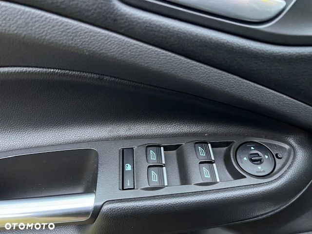 Ford Kuga 1.5 EcoBoost 2x4 Titanium - 11