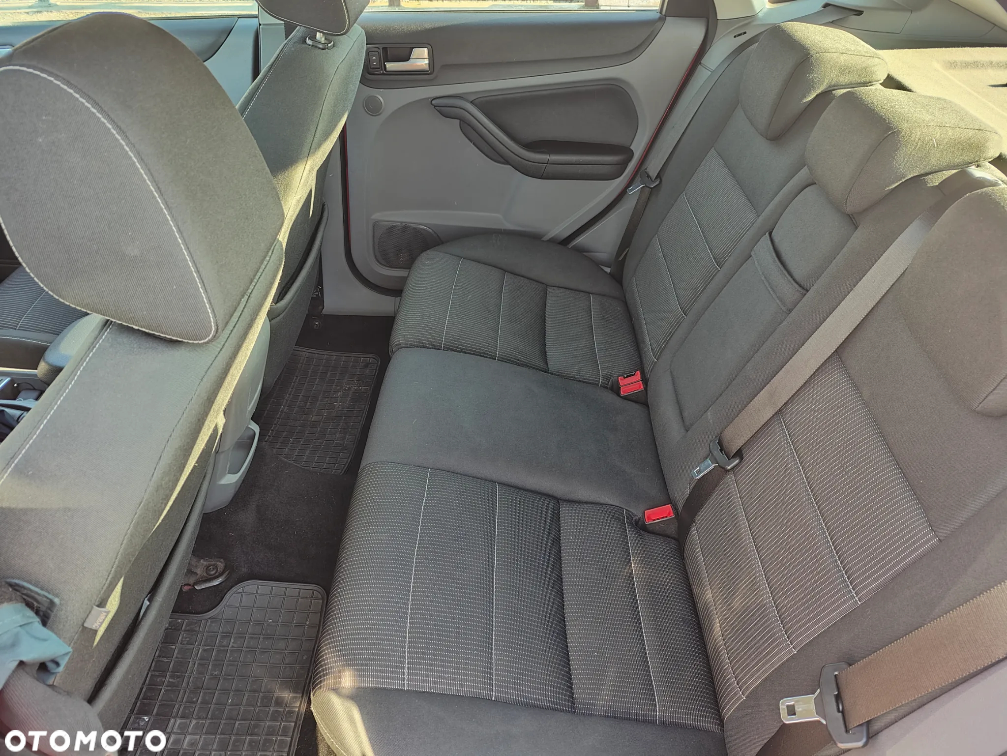 Ford Focus 2.0 16V Trend - 10