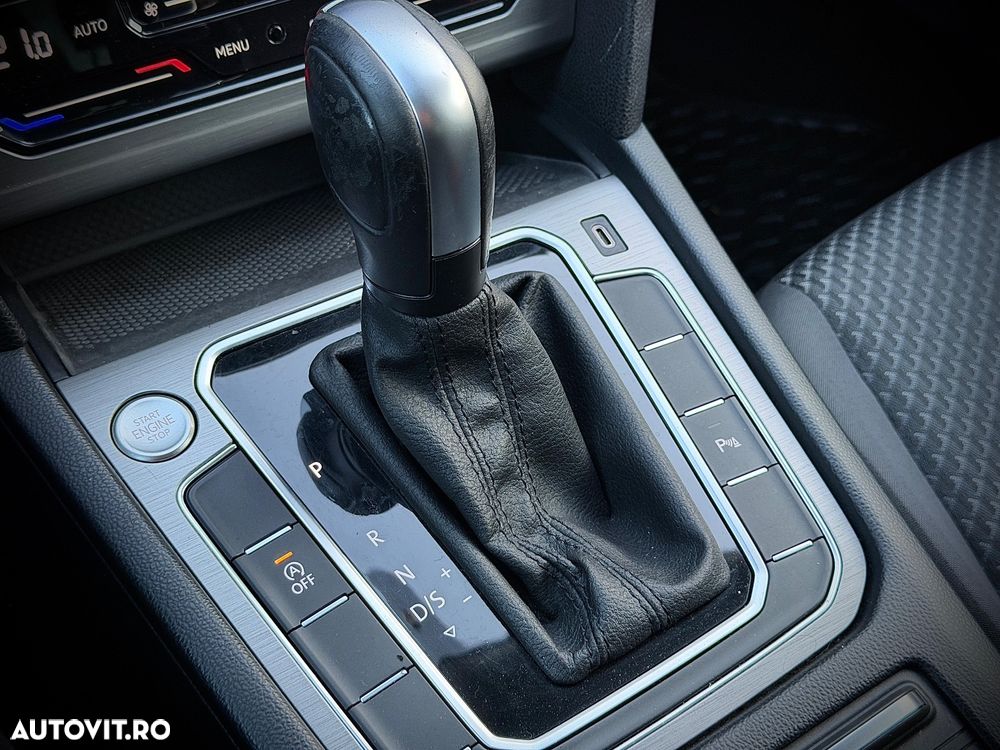 Volkswagen Passat 2.0 TDI SCR DSG Elegance - 23