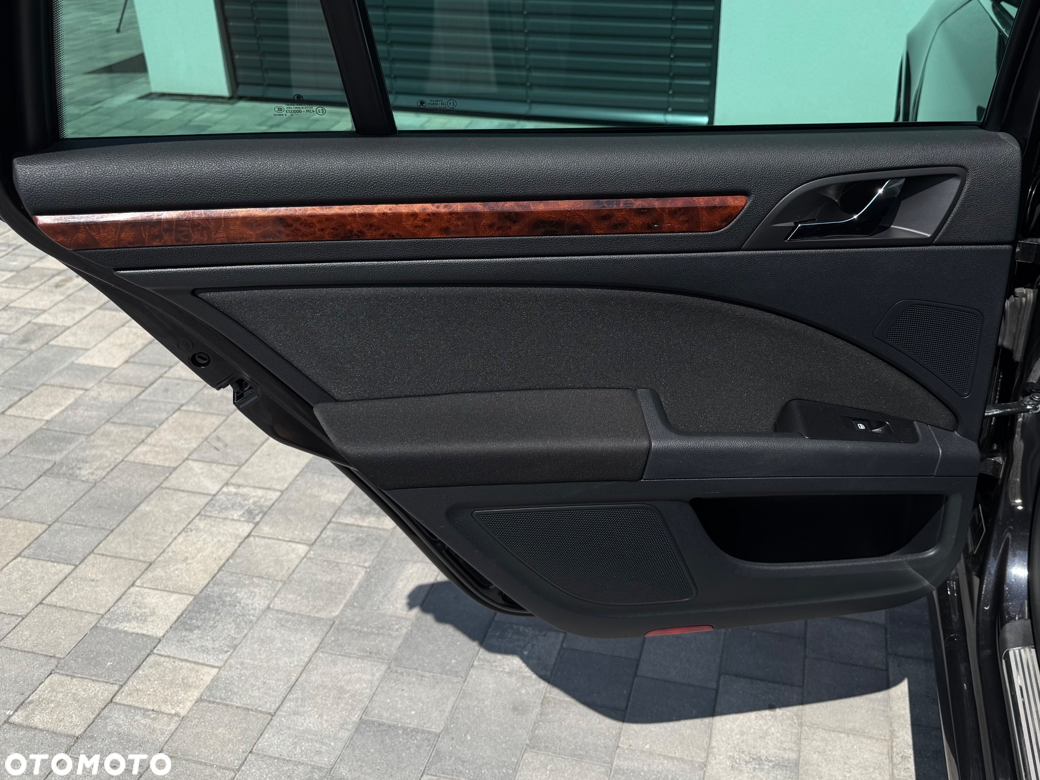 Skoda Superb 2.0 TDI DSG Elegance - 32