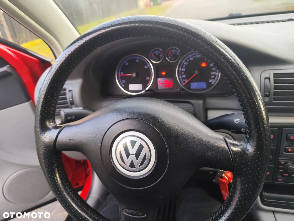 Volkswagen Passat 1.9 TDI Comfortline Family - 15