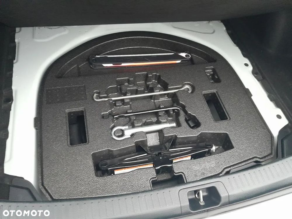 Toyota Corolla 1.8 Hybrid Active - 23