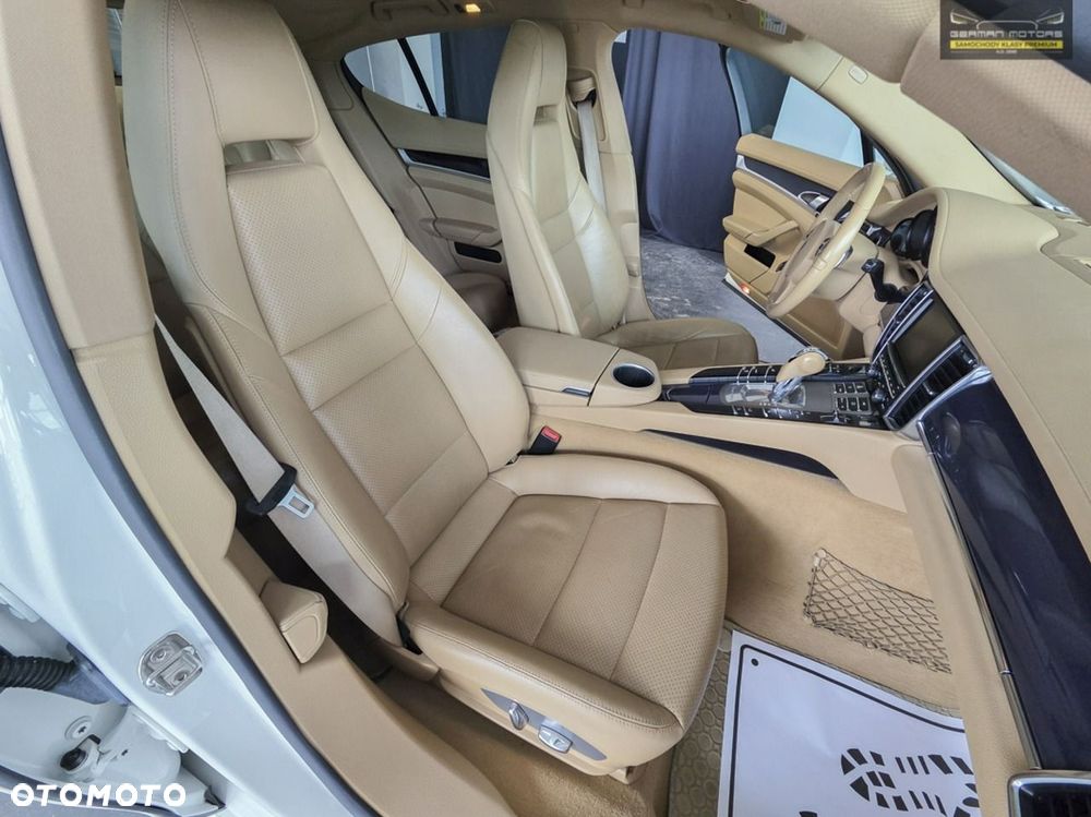 Porsche Panamera 4 PDK Edition - 34