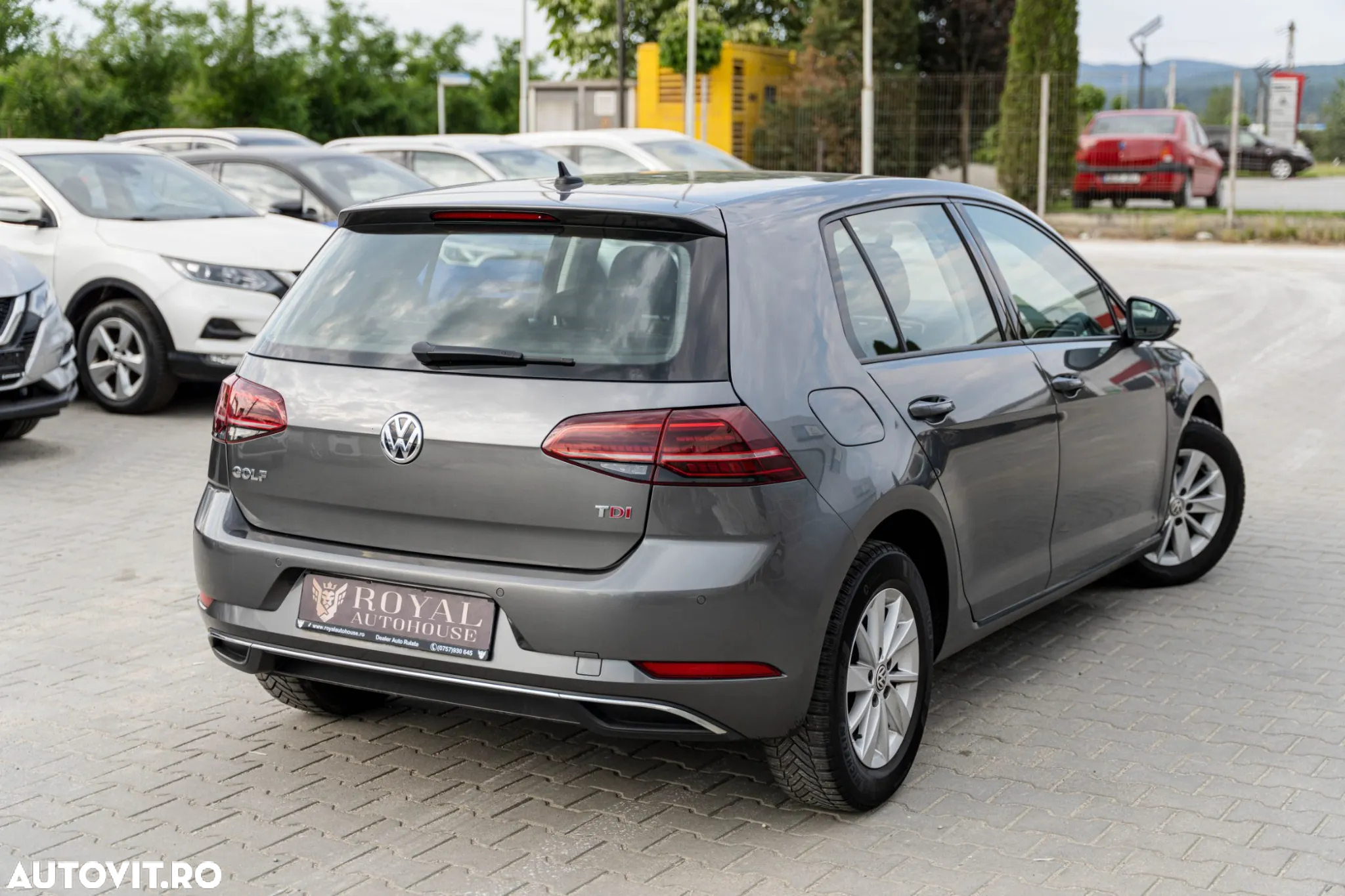 Volkswagen Golf 1.6 TDI DSG Comfortline - 4