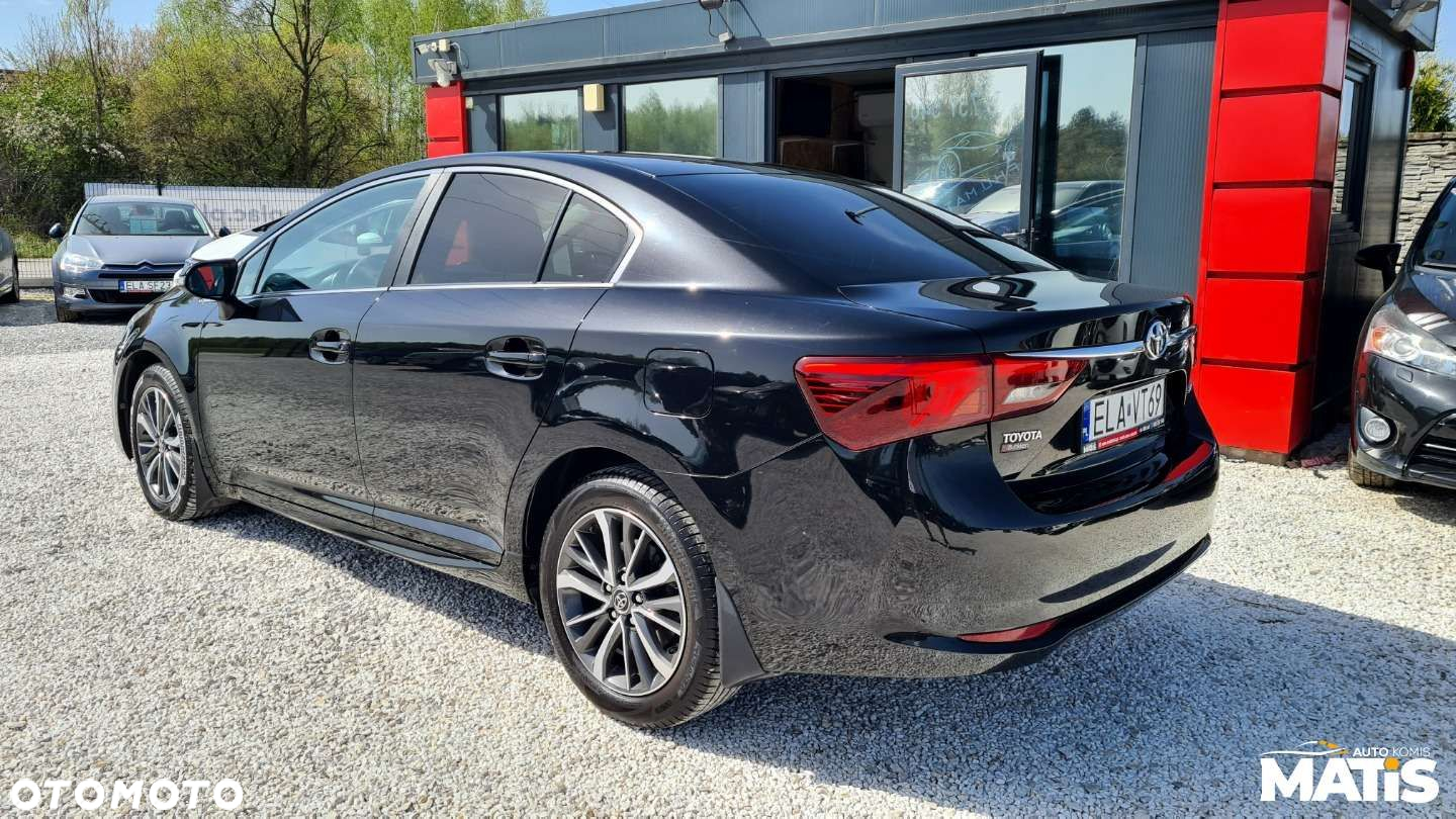 Toyota Avensis - 2