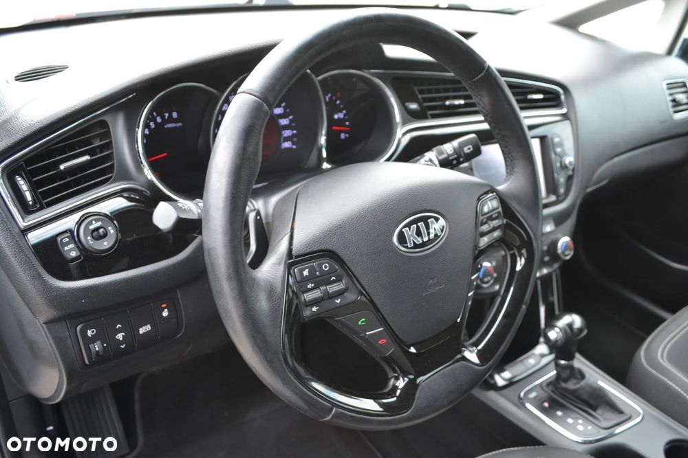 Kia Ceed - 30