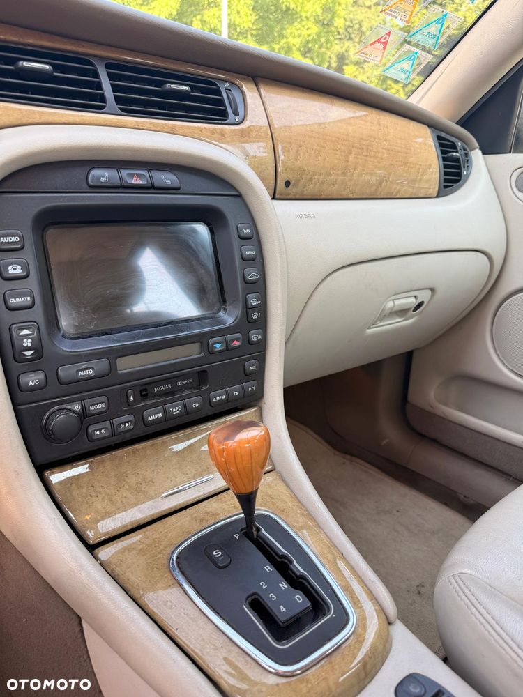 Jaguar X-Type 3.0 V6 4x4 Executive - 21