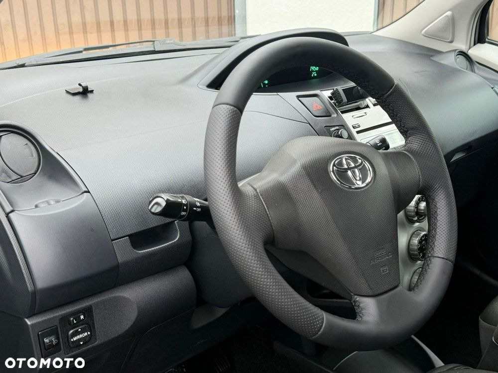 Toyota Yaris - 20
