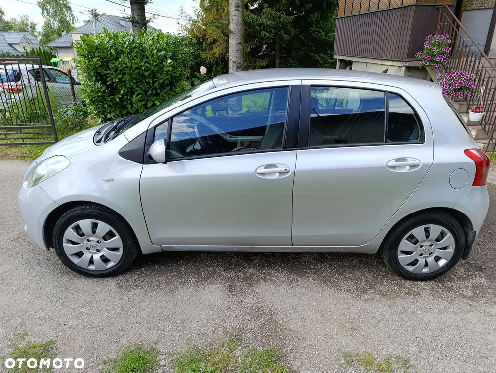 Toyota Yaris 1.3 Luna A/C - 2