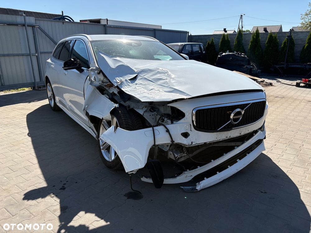 Volvo V90 D3 Momentum Pro - 4