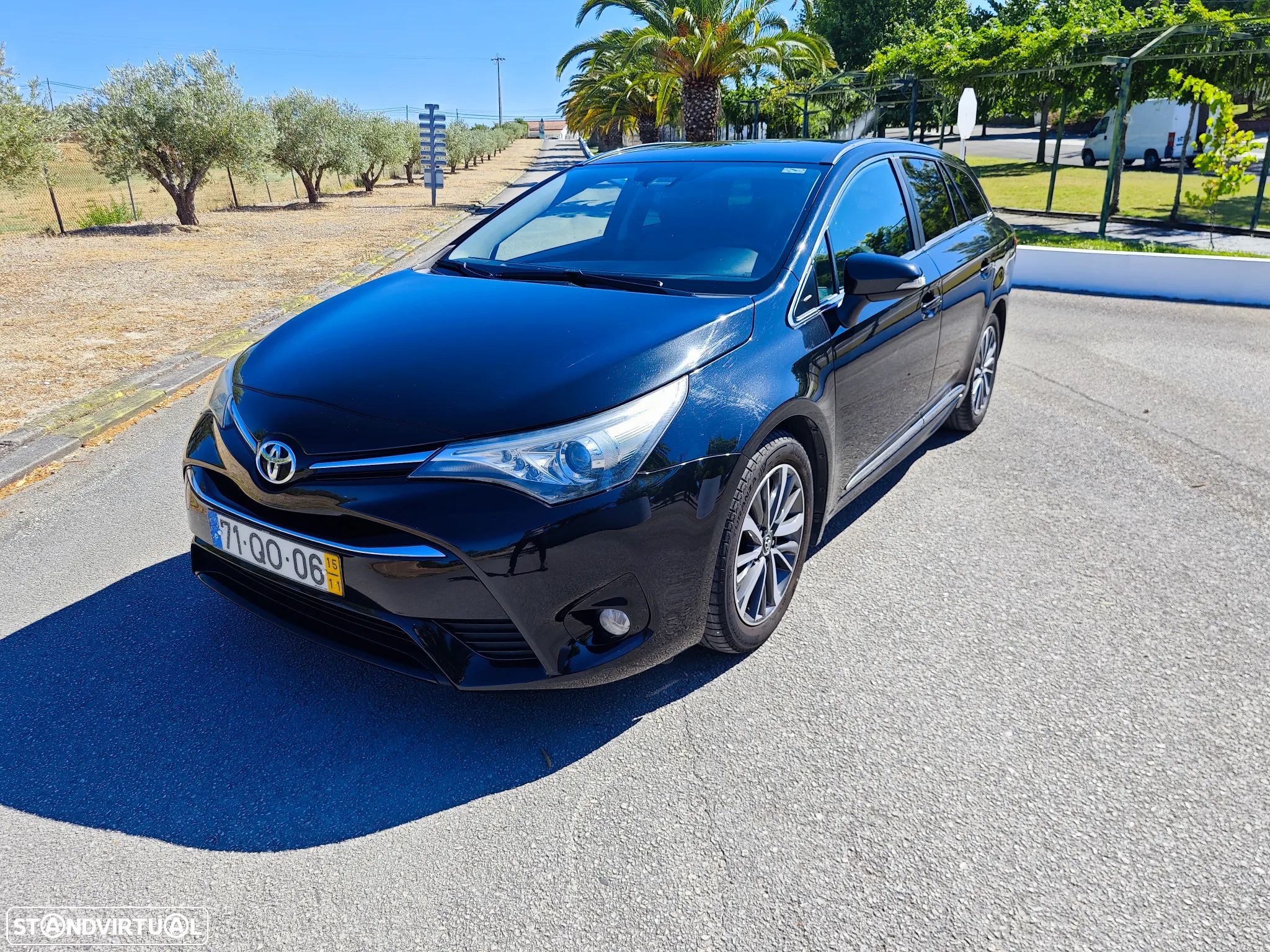 Toyota Avensis Touring Sports 2.0 D-4D Luxury+GPS - 1