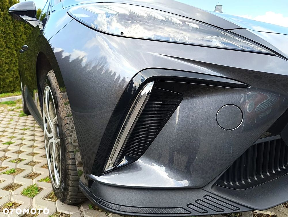 MG 4 Luxury 64 kWh - 11