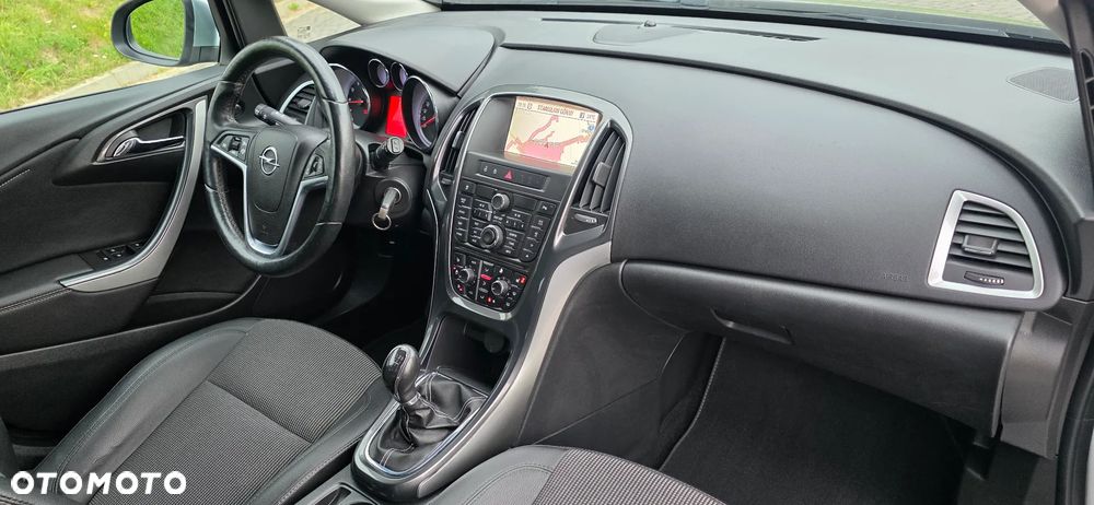 Opel Astra 1.6 Turbo Innovation - 32