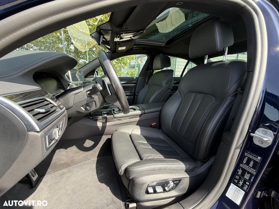 BMW Seria 7 730d xDrive MHEV - 11