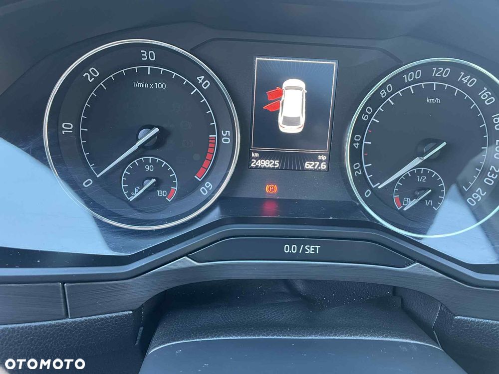 Skoda Superb 1.6 TDI Ambition - 8