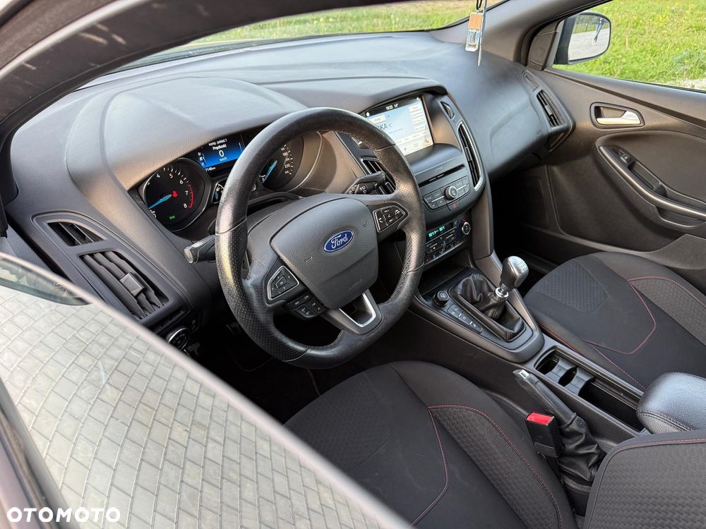 Ford Focus 1.5 EcoBoost ST-Line - 17