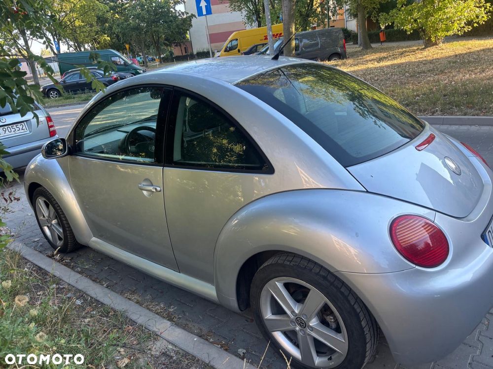 Volkswagen New Beetle - 2