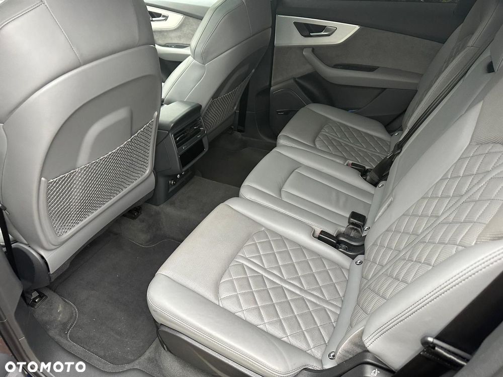 Audi Q7 - 8