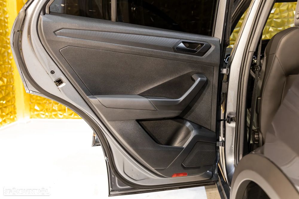 VW T-Roc 2.0 TSI OPF 4MOTION DSG - 22