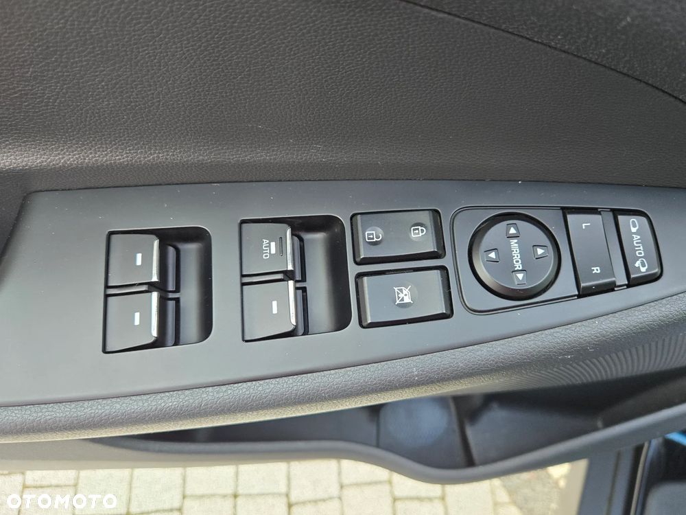 Hyundai Tucson blue 1.7 CRDi 2WD Intro Edition - 10