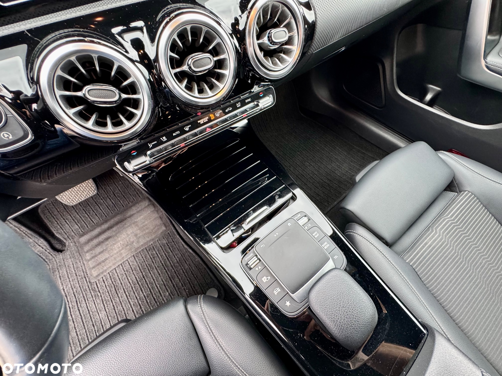 Mercedes-Benz CLA 200 d 8G-DCT - 20