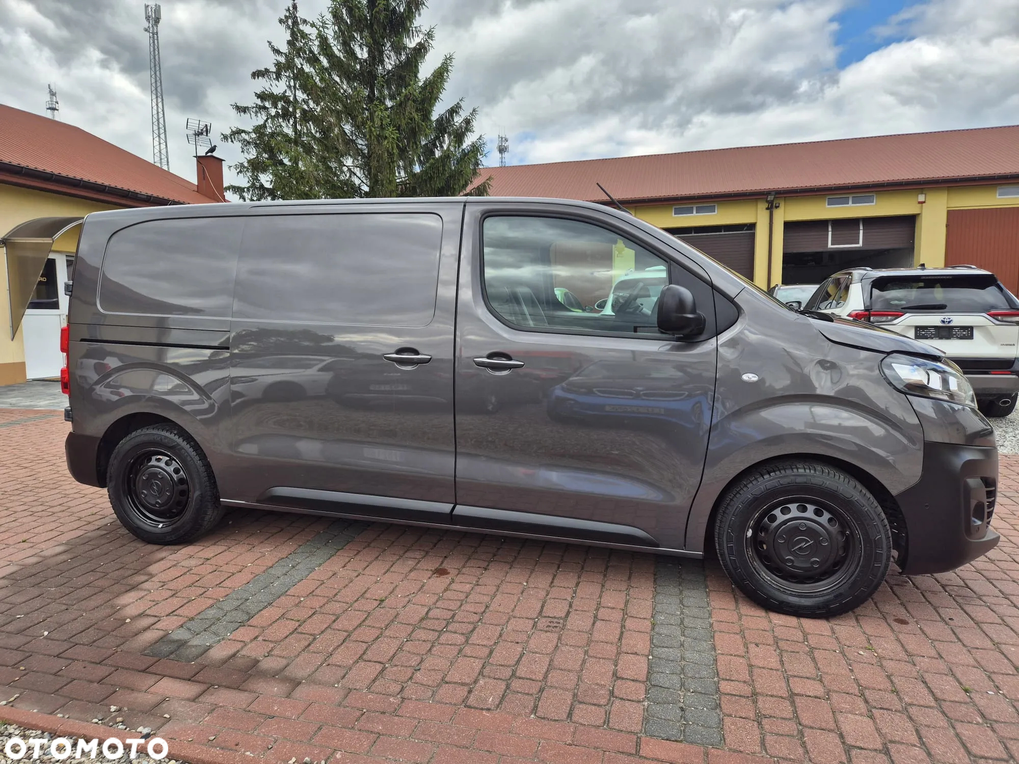 Opel VIVARO 2.0 Automat - 18
