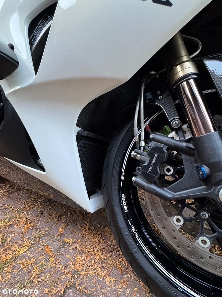 Suzuki GSX-R - 6
