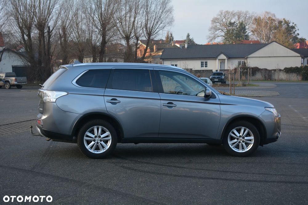 Mitsubishi Outlander - 10