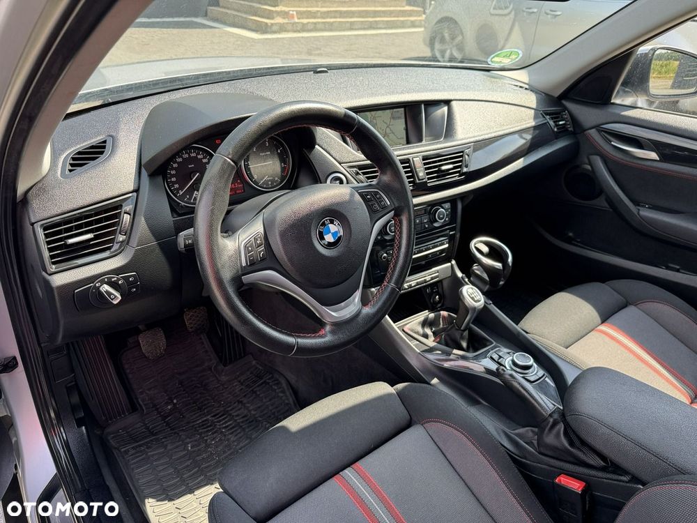 BMW X1 sDrive18d Sport Line - 16