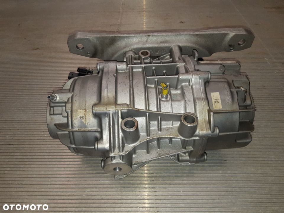 MOST TYLNY DYFER MERCEDES A45 S W177 2.0 AMG A1773509801 - 2