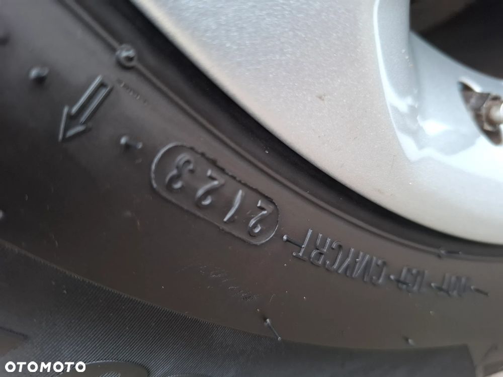 Land Rover Discovery Sport - 16