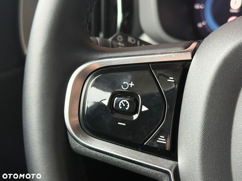 Volvo XC 60 B5 B AWD Plus Bright - 17