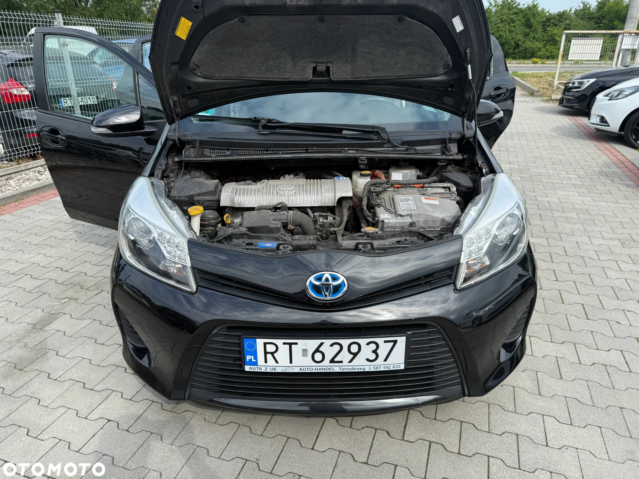 Toyota Yaris Hybrid 100 Dynamic - 31