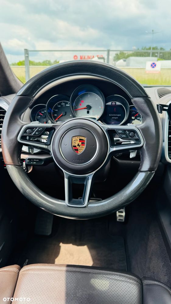 Porsche Cayenne S Diesel Platinum Edition - 13