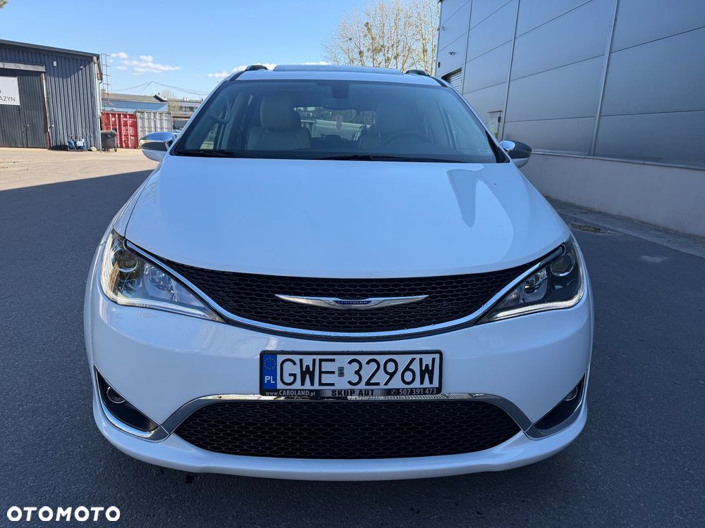 Chrysler Pacifica - 23