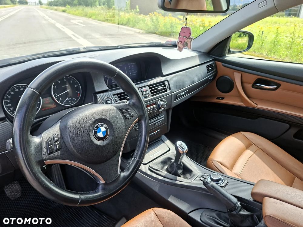 BMW Seria 3 318i M Sport Edition - 9