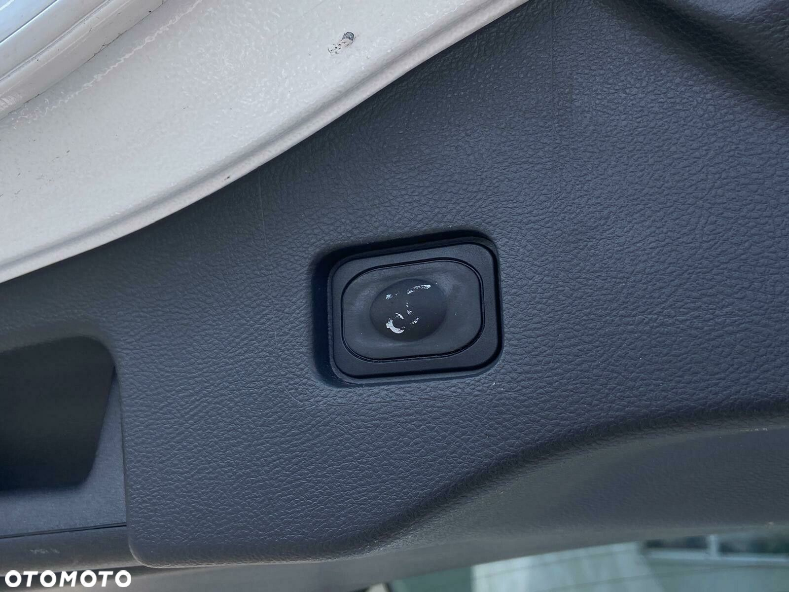 Ford Mondeo - 36