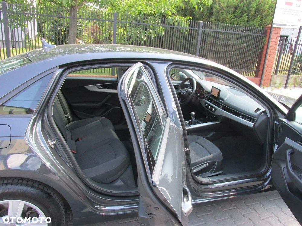 Audi A4 Limousine 1.4 TFSI Design - 13