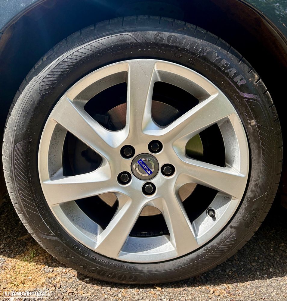 Volvo V60 2.0 D4 Momentum Geartronic - 11