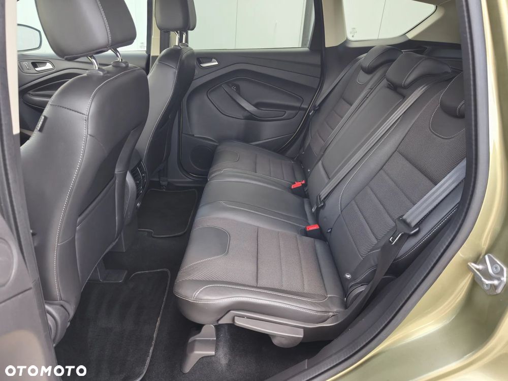 Ford Kuga 2.0 TDCi 4x4 Titanium - 38