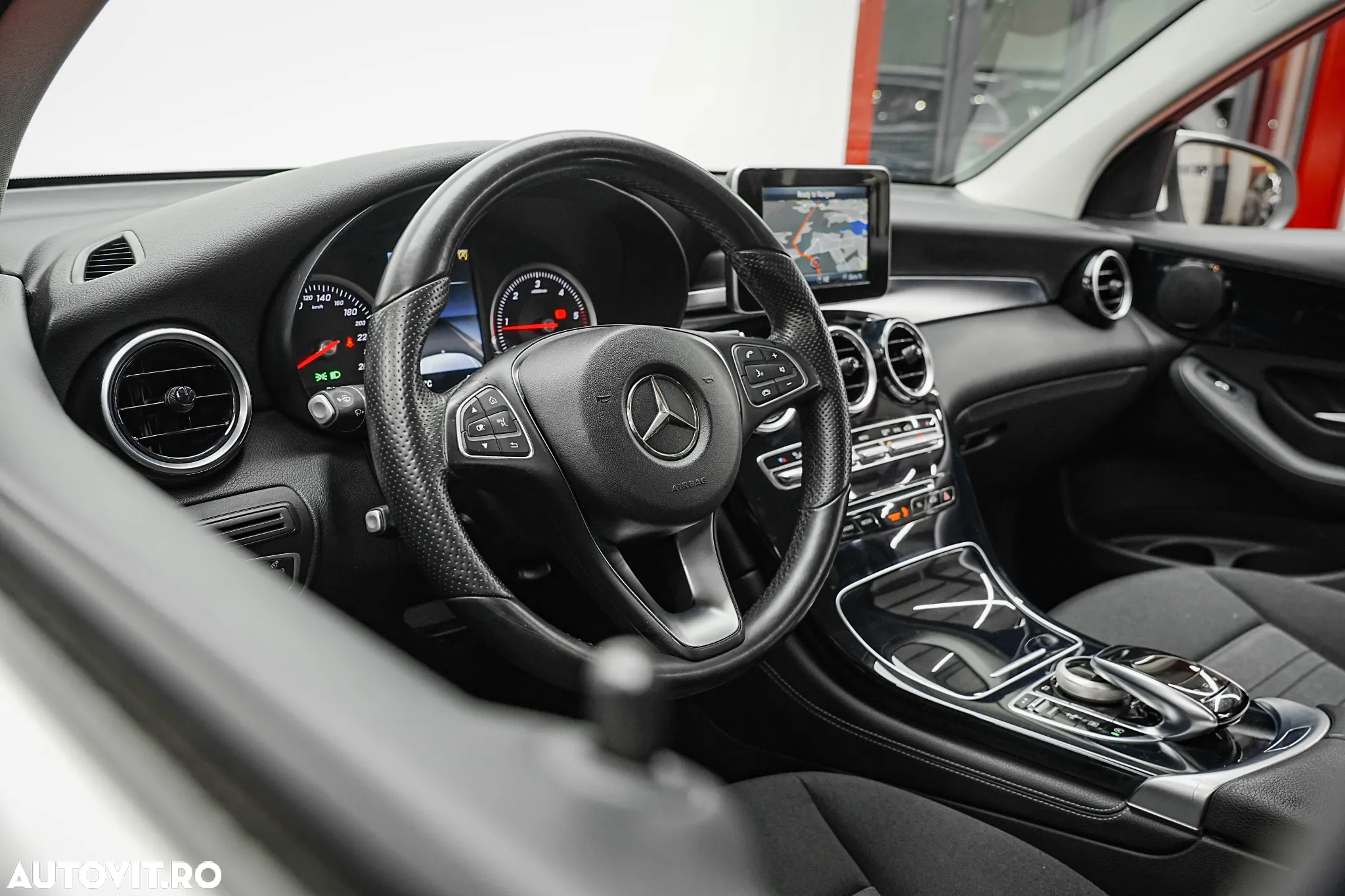 Mercedes-Benz GLC 220 d 4MATIC - 16