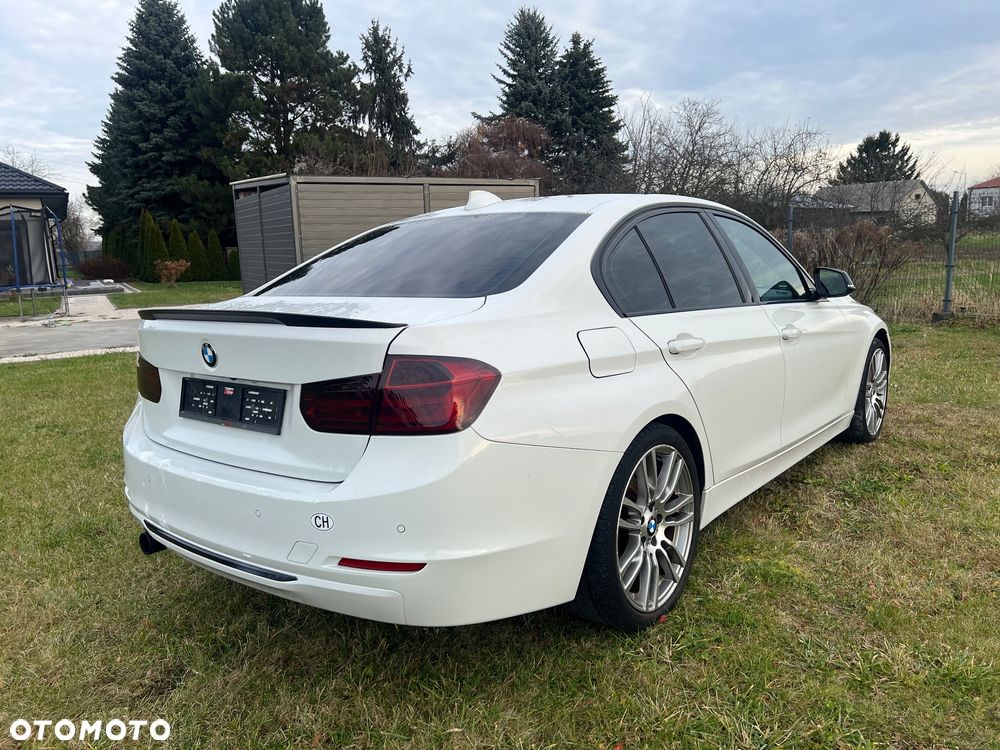 BMW Seria 3 320i Sport Line - 7