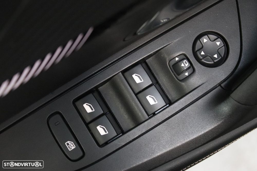 Peugeot 2008 1.2 PureTech Allure - 20