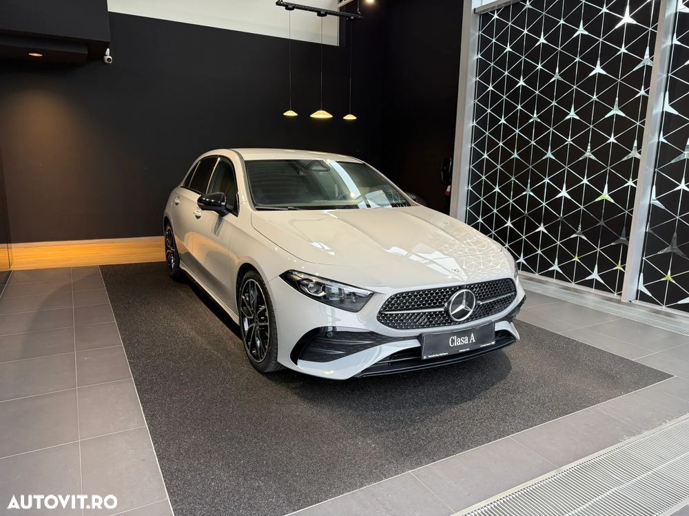 Mercedes-Benz A 200 MHEV 7G-DCT Sedan - 2