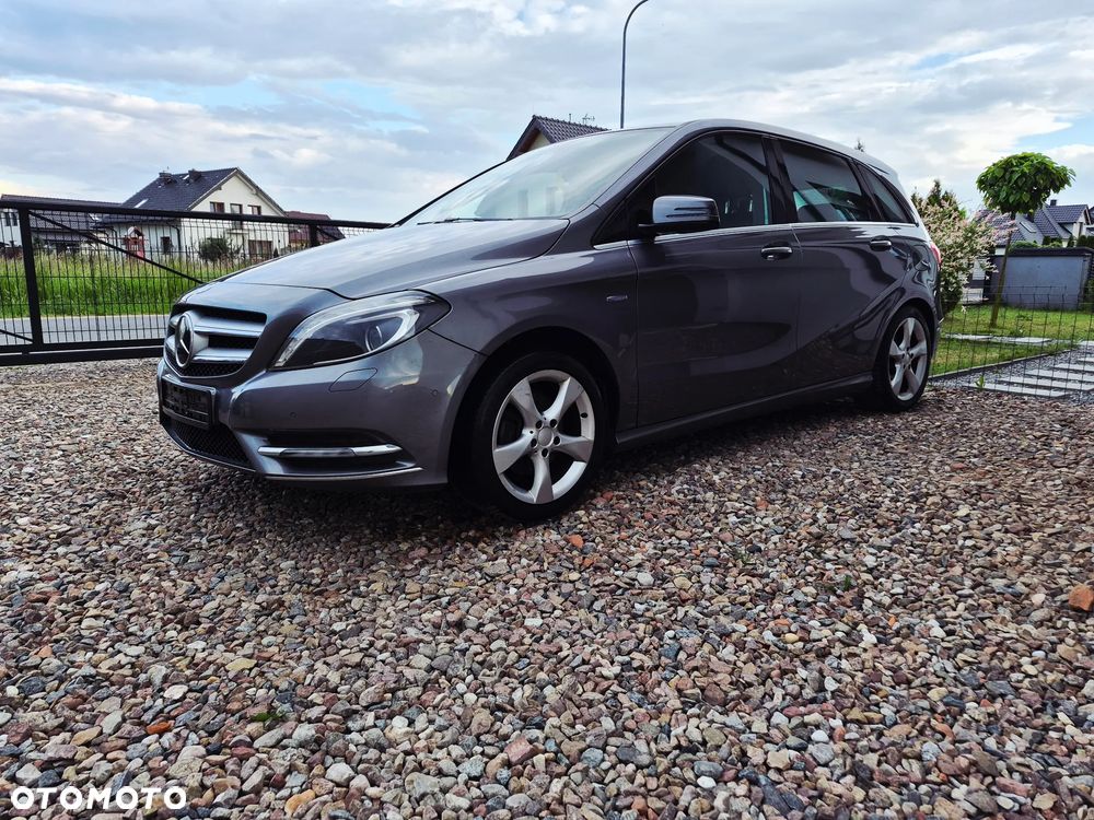 Mercedes-Benz Klasa B 180 BlueEFFICIENCY Edition Style - 2
