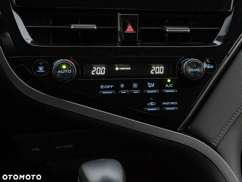 Toyota Camry - 18