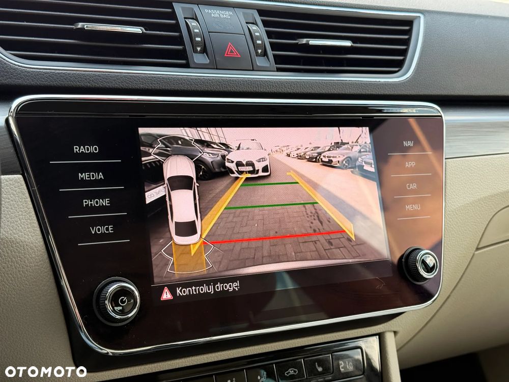 Skoda Superb 2.0 TSI Style DSG - 34