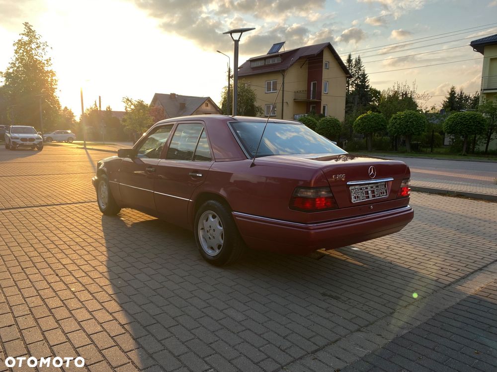 Mercedes-Benz Klasa E - 12