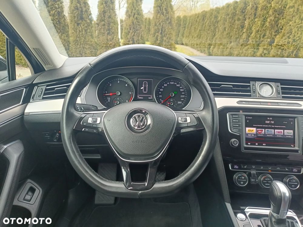 Volkswagen Passat 2.0 TDI (BlueMotion Technology) DSG Highline - 12